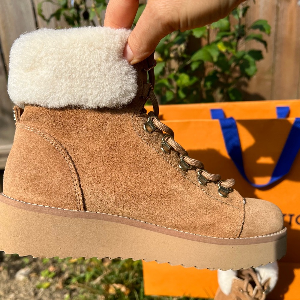 Sam Edelman Ugg style winter snow hiking shearling boot booties women’s 7 37 tan